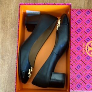 Tory Burch Everly 50MM Pump, Napa leather w Patent Toe Cap & Brushed Gol…